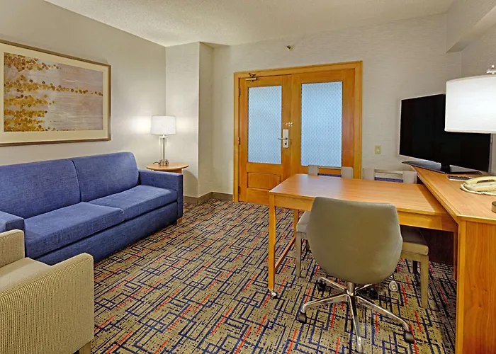 Embassy By Hilton Chicago O'hare Hotel 4*