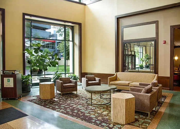 Embassy By Hilton Chicago O'hare