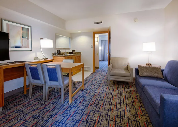 Embassy By Hilton Chicago O'hare
