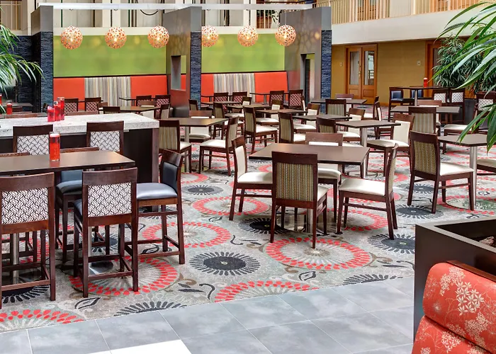 Hotel Embassy By Hilton Chicago O'hare Rosemont