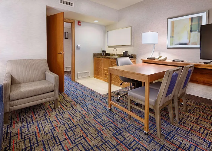 Embassy By Hilton Chicago O'hare