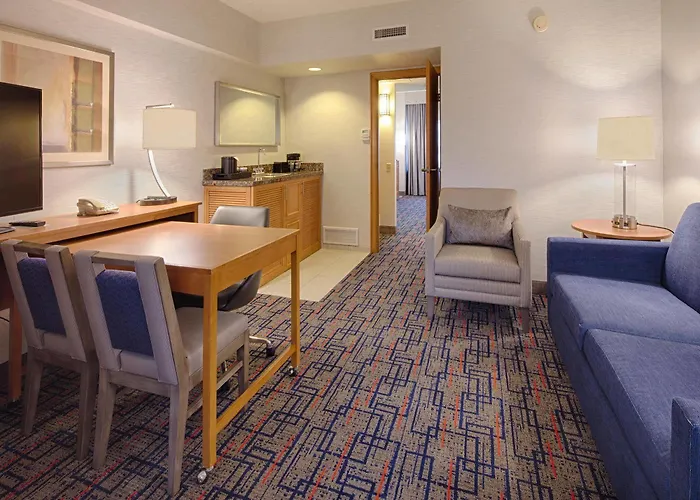 Hotel Embassy By Hilton Chicago O'hare